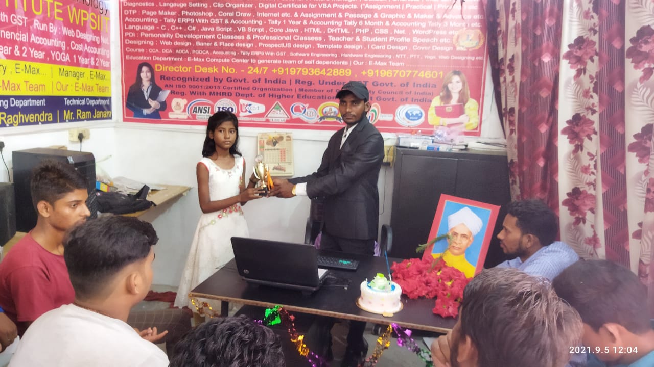 Trophy-&-Award